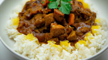 Kari kokosová polévka.