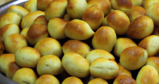 Knedlo-zelo se smaženým vajíčkem.