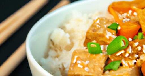 Křupavé pečené tofu s rýží.