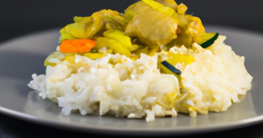 Kuřecí kokosový karí s rýží.