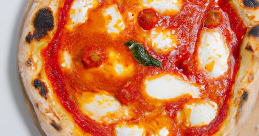 Pizza Margherita s čerstvými rajčaty.