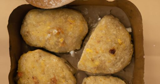 Knedlíky se zelím a uzeným.