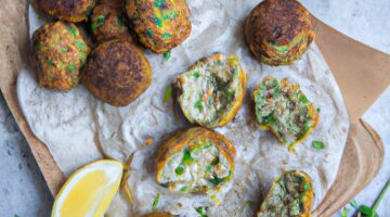 Smažené falafel kuličky z cizrny