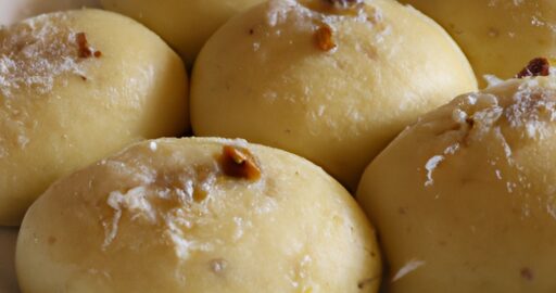 Knedlíky se švestkovou omáčkou.