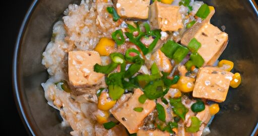 Smažené tofu s rýží a zeleninou