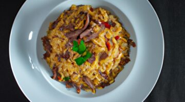 Zapečená cibulová polévka s sýrem