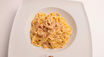 Pasta carbonara – italská specialita’s vaječnou omáčkou.