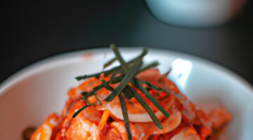 Kulajda s kimchi a vejcem.