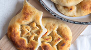 Naan chleba s kořením.