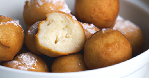 Svíčková se švestkovou omáčkou a knedlíkem.