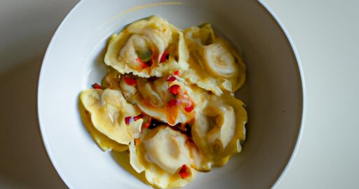 Ravioli s rajčatovou omáčkou a bazalkou