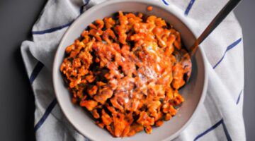 Kuřecí kokosový ragú s rýží.