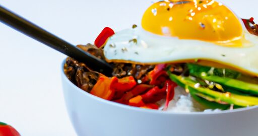 Bibimbap – tradiční směs rýže s grilovaným masem a zeleninou.