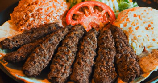 Kebab koobideh s rýží.