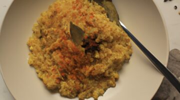 Kuskus s kozím sýrem a merunou