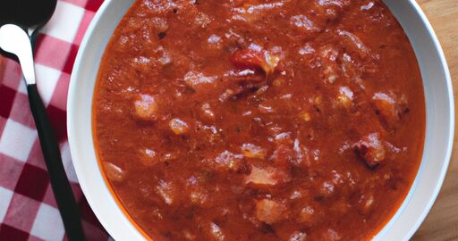 Rajčatový chutný vegetariánský guláš.