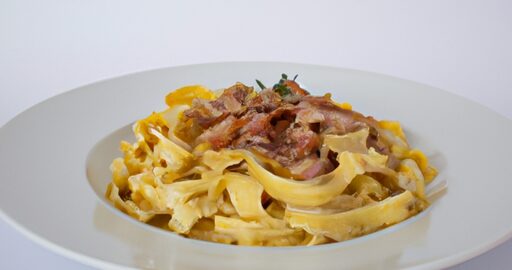 Kuřecí nudle s česnekem a sojovou omáčkou