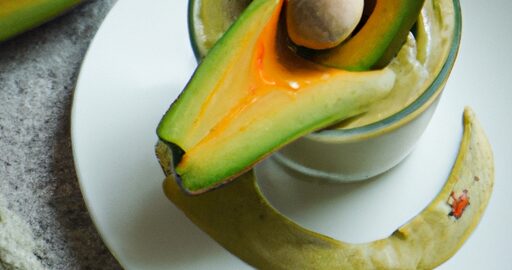 Plněný avokádo s kozím sýrem