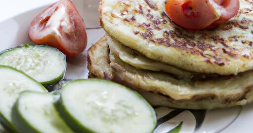 Rýžové placky s okurkou a rajčaty