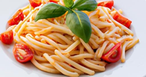 Italské cestoviny s rajčaty a bazalkou