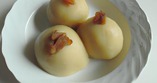 Bramborové knedlíky plněné uzeným masem