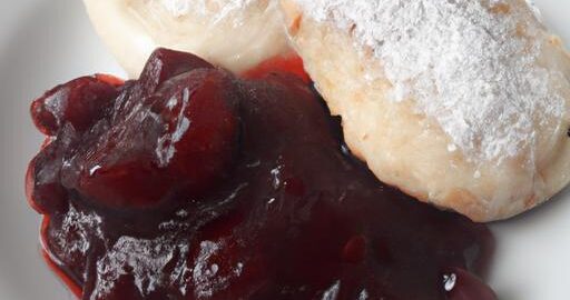 Bramborový knedlík se švestkovou omáčkou