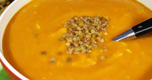 Krémová polévka z červené čočky