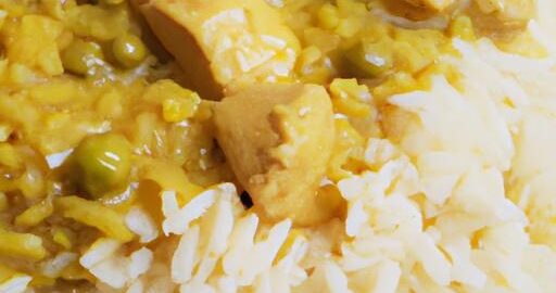 Rýže s kuřecím kari a hráškem