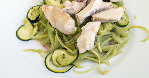 Kuřecí nudle s cuketou