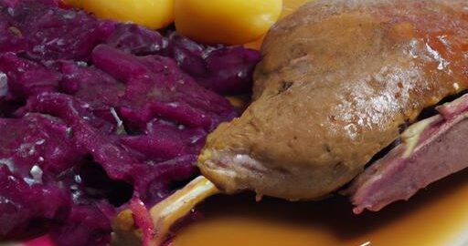 Kachna s červeným zelím a knedlíkem