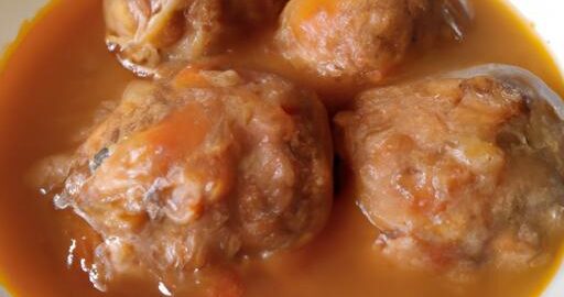 Knedlíky se sekanou a šmakounem