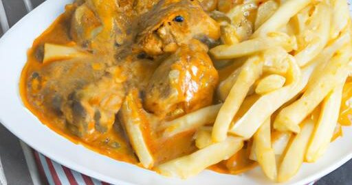 Kuřecí paprikáš s hranolkami