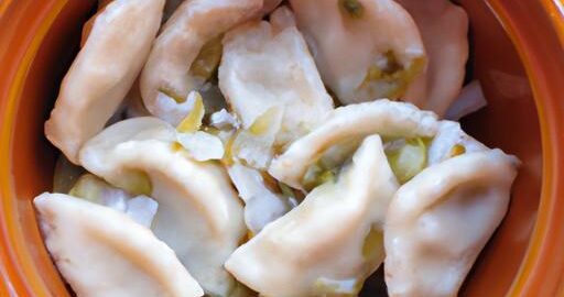 Bramborové knedlíky se zelím