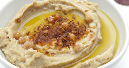 Hummus s pečenou cibulí a česnekem