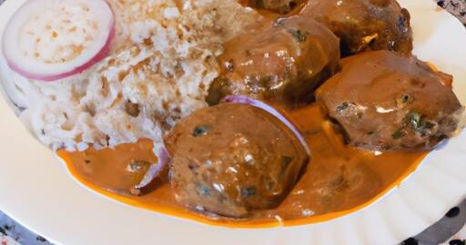 Jehněčí kofta s rýží a rosolovou omáčkou