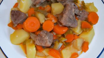Hovězí s karotkou a bramborem