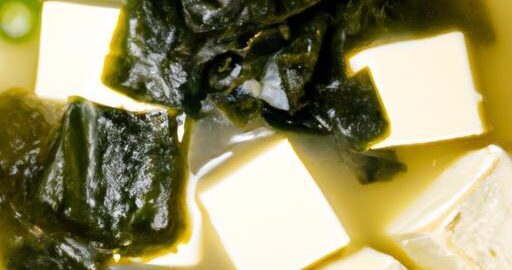 Misoshiro polévka s tofu a wakame