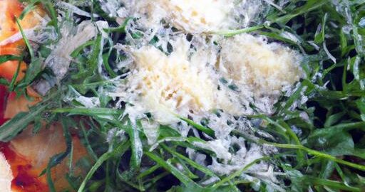 Pizza s plátky parmazánu a rukolou