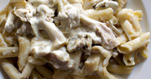 Penne Alfredo s kuřecím masem