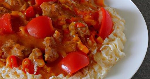 Rajčatový masový guláš s rýží