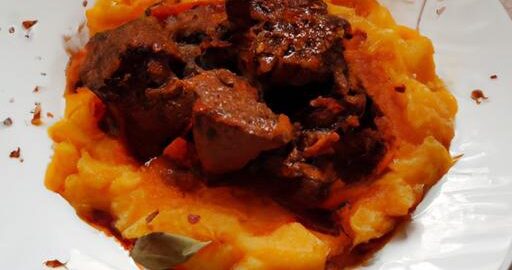 Telecí ragú s bramborovou kaší