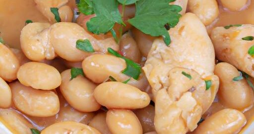 Fazole s kuřecím masem a koriandrem