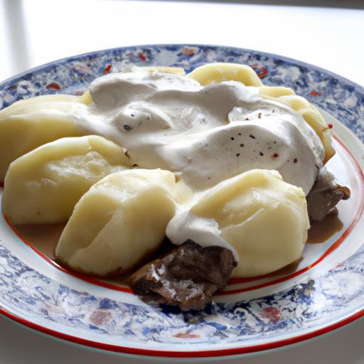 Hovězí na smetaně a knedlíky