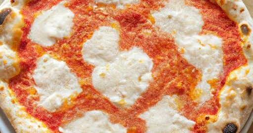 Pizza Margherita s rajčaty, mozzarellou