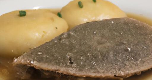 Staročeské koprové hovězí s knedlíkem