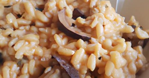 Risotto s houbami a červeným vínem