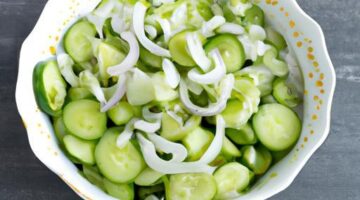 Jednoduchý salát z perských okurek