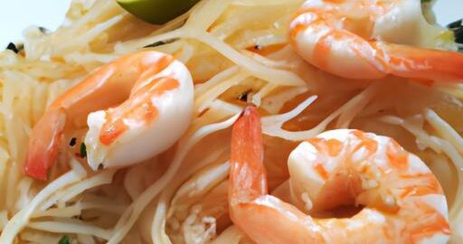 Nudlová smaženice s krevetami