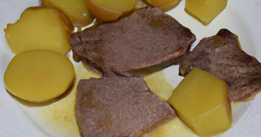 Vepřový plátek s bramborem