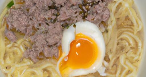 Ramen s vajíčkem a mletým masem